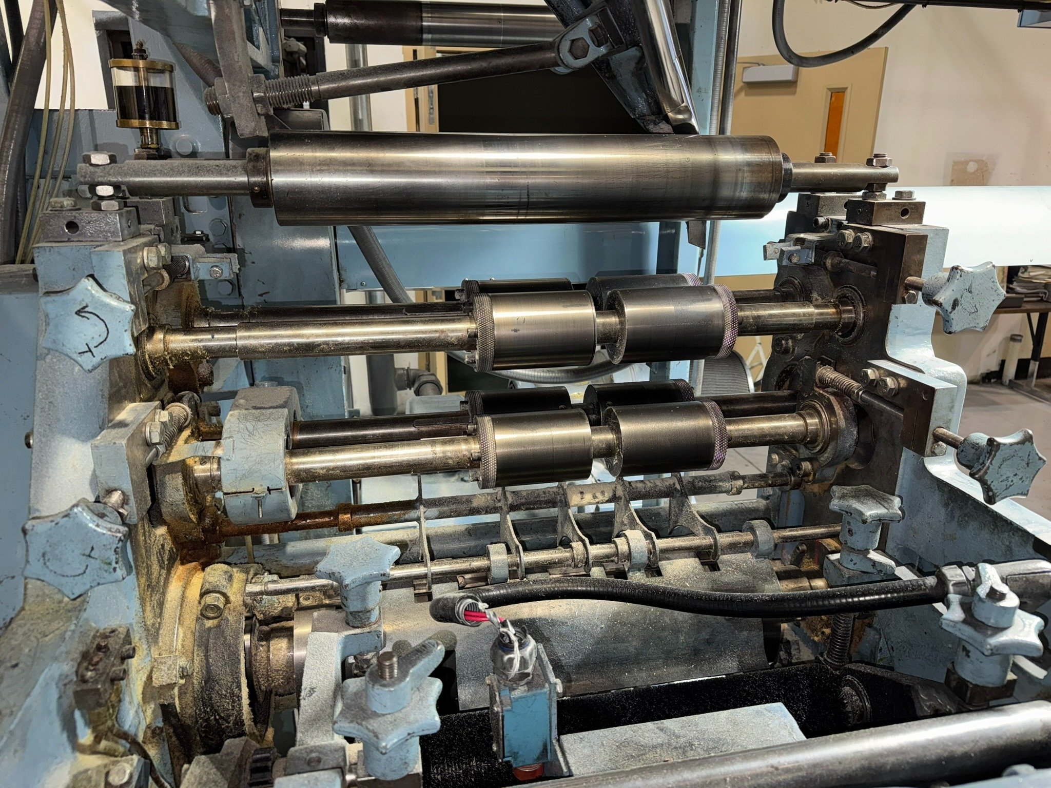 10 Unit 546 cut-off Goss Community SSC Press - Image 3